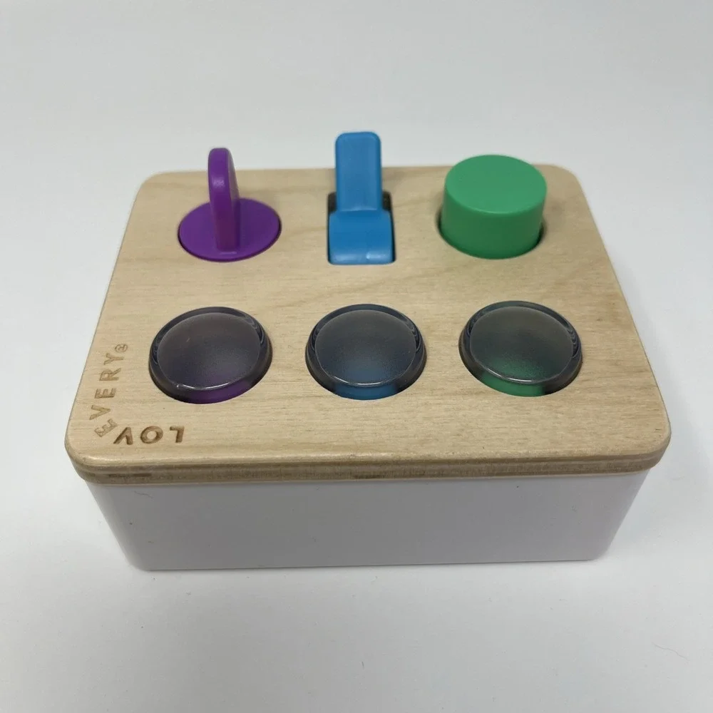LOVEVERY Sensory Switchboard from Thinker Play Kit 11-12mos Montessori Toy